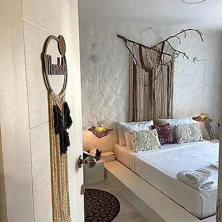 Otel Bedroom Alacati Ciftlikkoyu